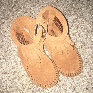 Toddler fringe boots